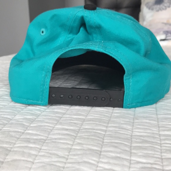 Vancouver Grizzlies New Era Snapback - Picture 2 of 3